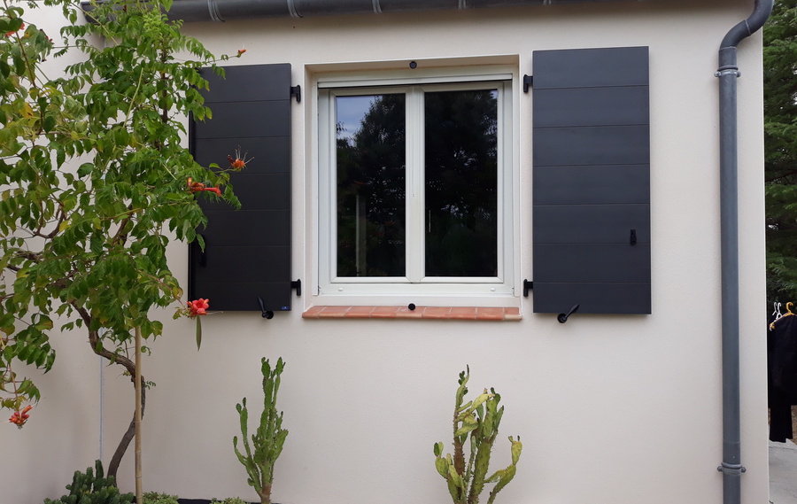 Volets battants épurés à Royan