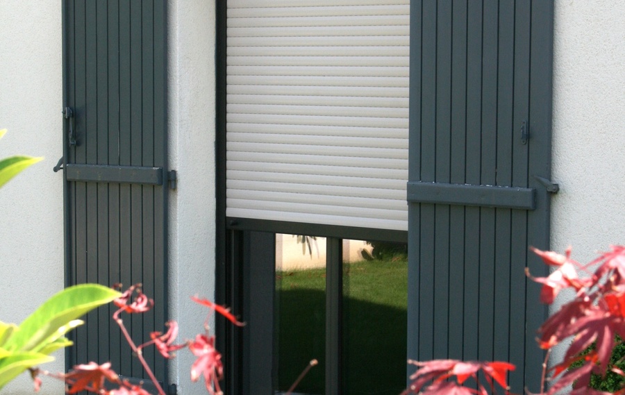 Volets battants roulants et occultants à Royan